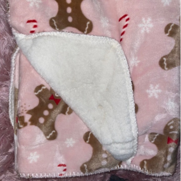 Pink ginger bread blanket